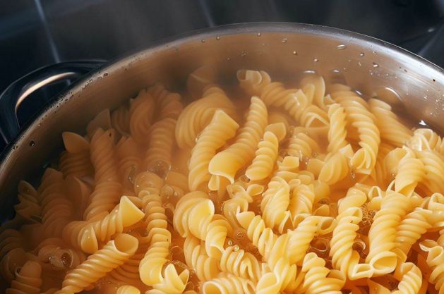 ile czasu gotować makaron?